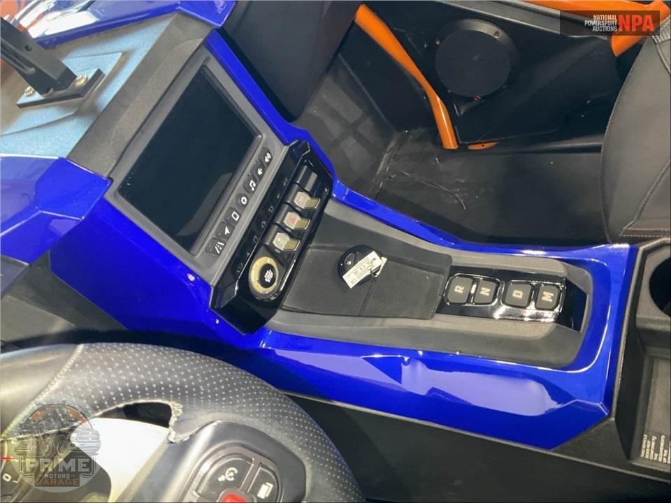 2021 Polaris SLINGSHOT R AUTODRIVE — фото 10