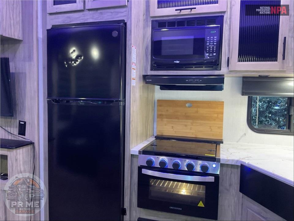 2022 Cherokee By Forest River M-287BH ARCTIC WOLF FIFTH WHEEL SERIES — фото 19
