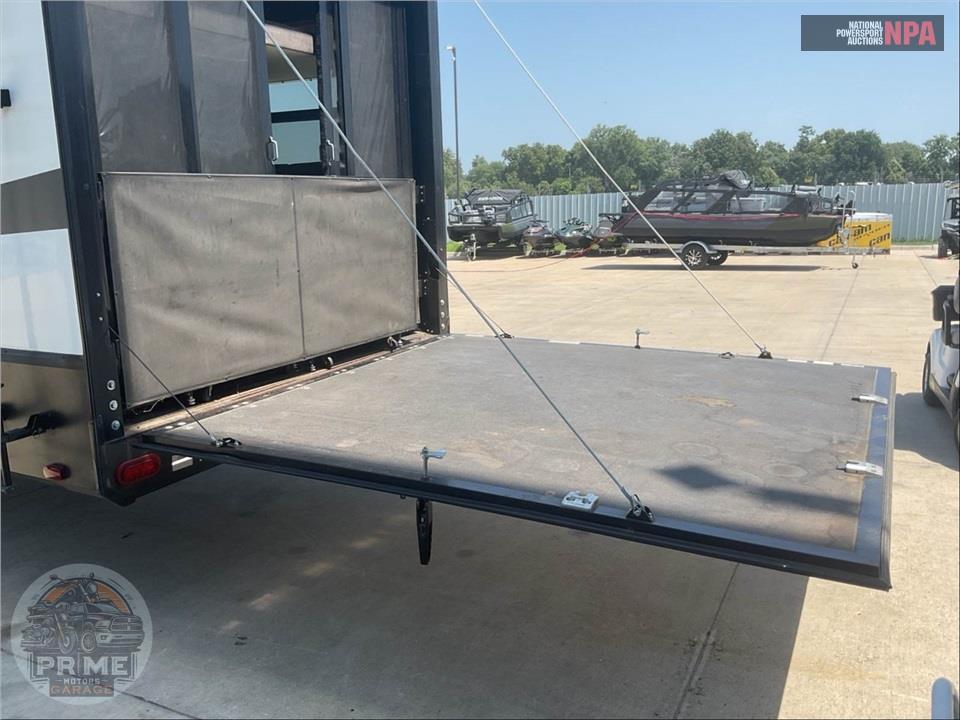 2018 Grand Design Recreational Vehicles M-351M - MOMENTUM TOY HAULER TOY HAULER SERIES — фото 32