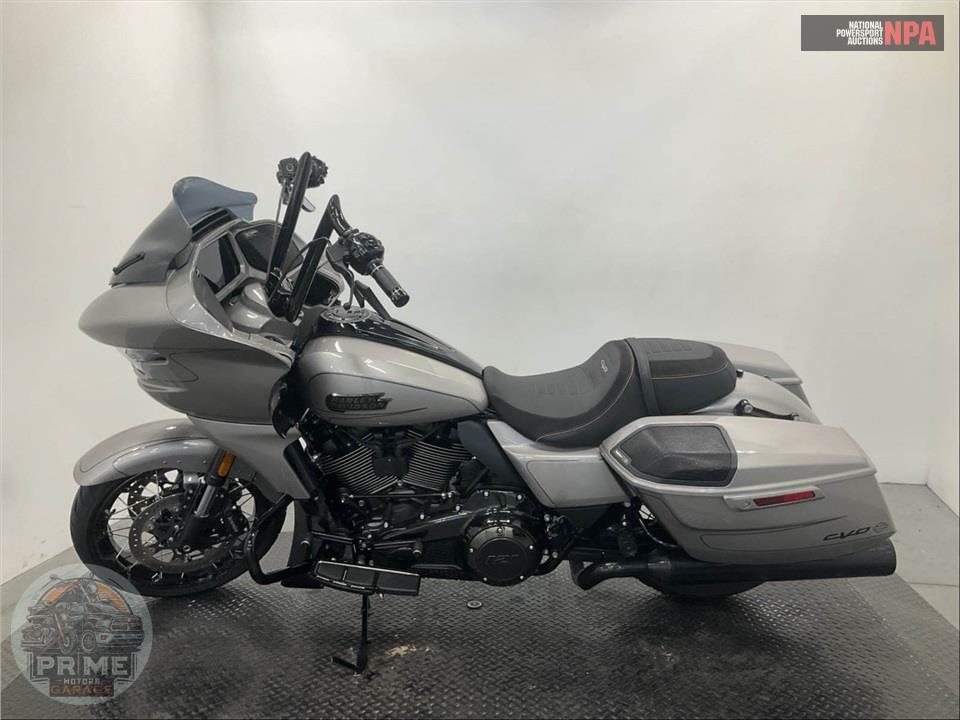 2023 Harley-Davidson FLTRXSE CVO ROAD GLIDE — фото 3