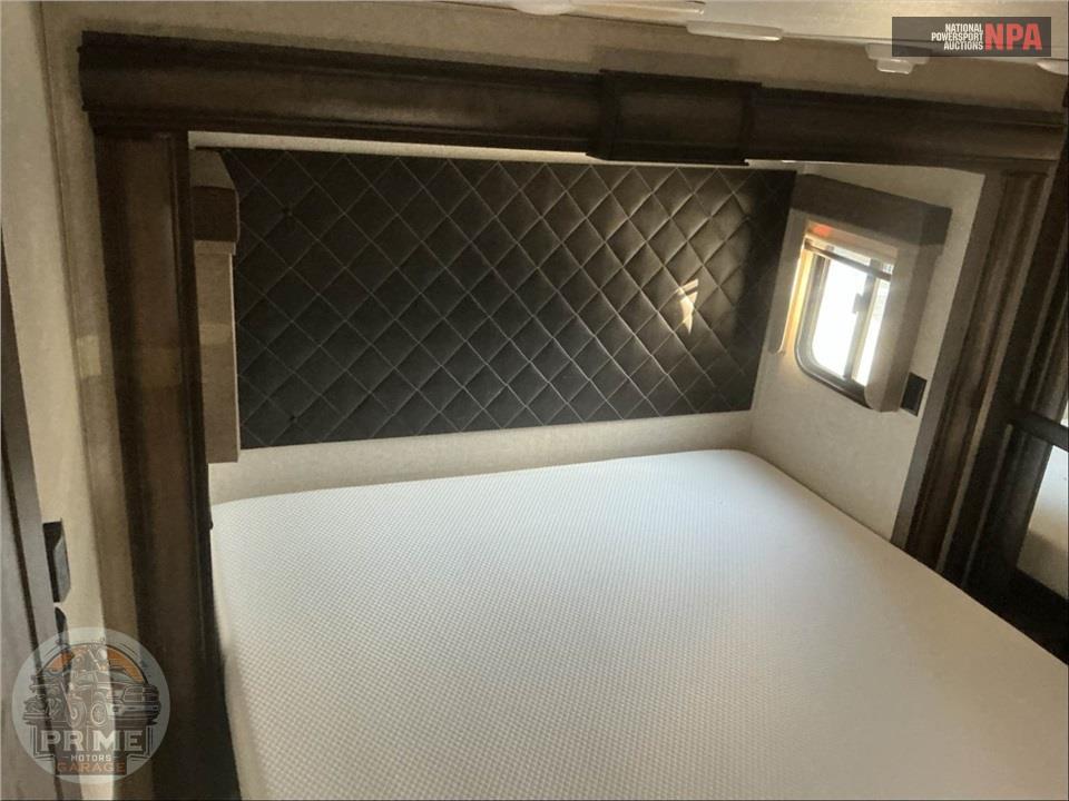2019 Keystone Rv M-3701 LK - MONTANA 20TH ANNIVERSARY FIFTH WHEEL SERIES — фото 13