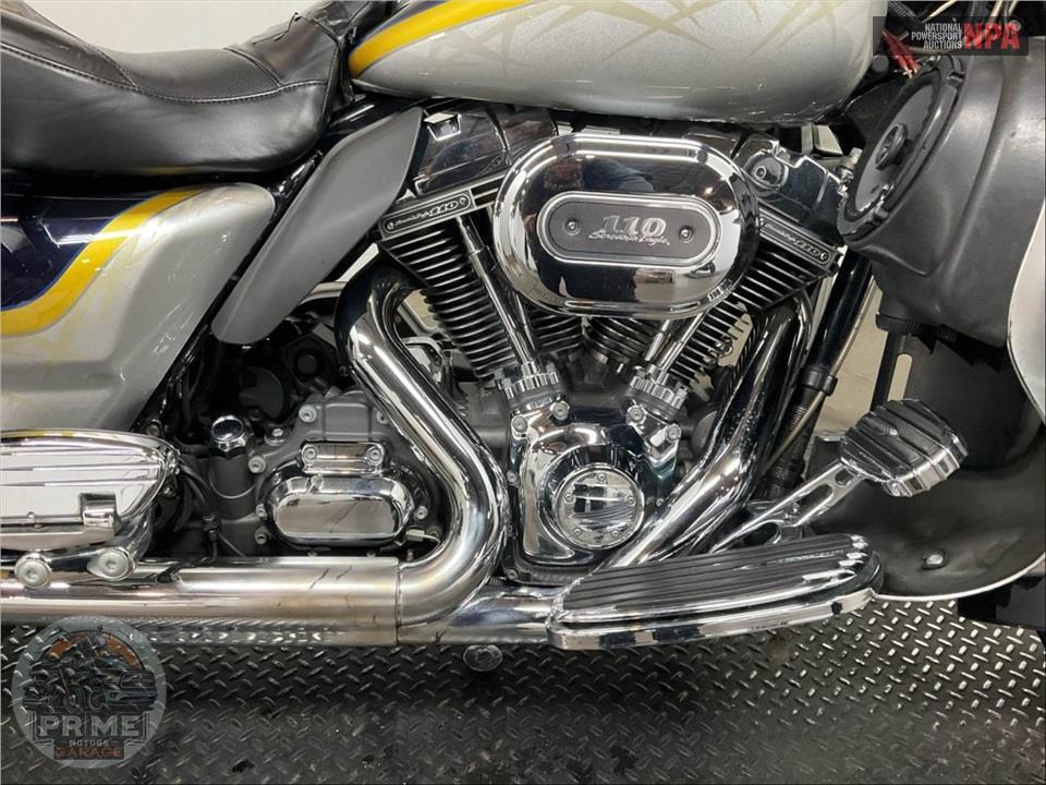 2012 Harley-Davidson FLHTCUSE7 SCREAMIN EAGLE — фото 6