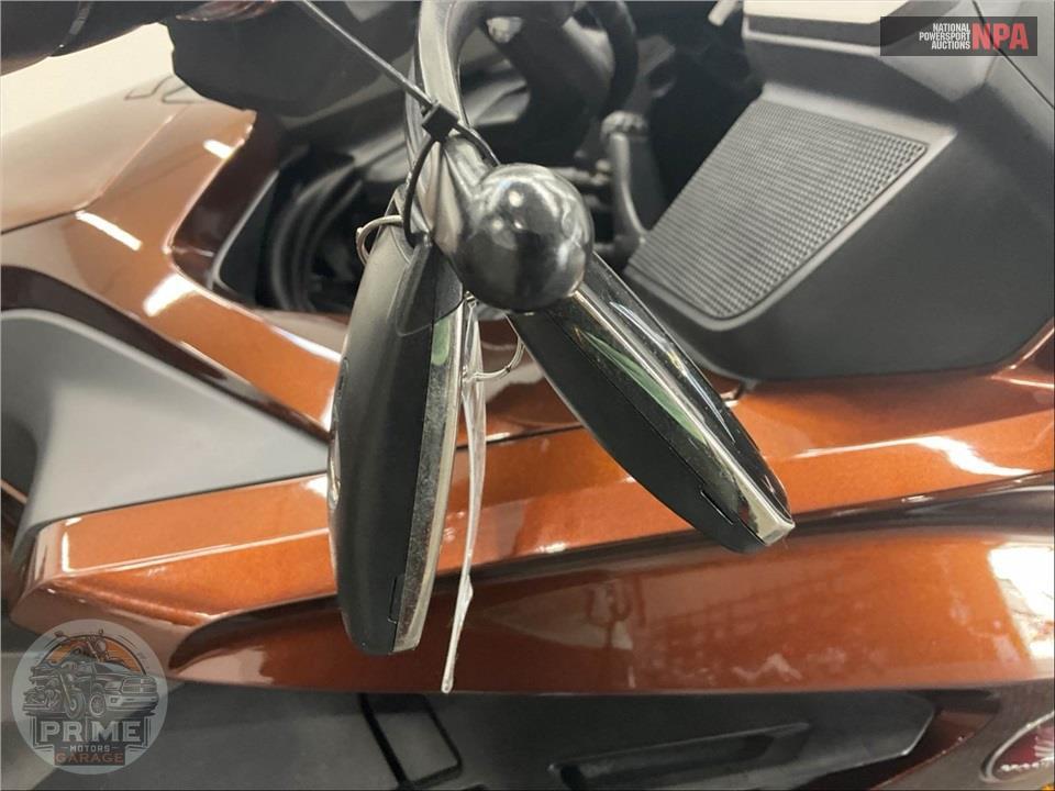 2018 Honda GL1800B GOLDWING — фото 10