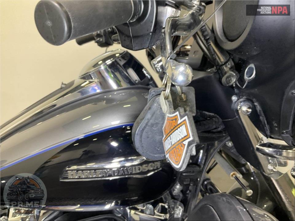 2021 Harley-Davidson FLHTCUTG TRI GLIDE ULTRA CLASSIC — фото 11