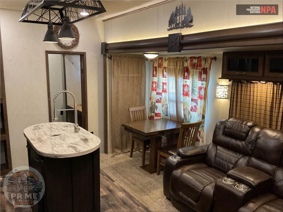 2018 Sandpiper By Forest River M-383RBLOK - FIFTH WHEEL SERIES — фото 6