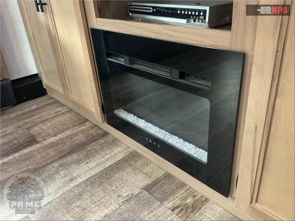 2023 Cherokee By Forest River M-3910SUITE - ARCTIC WOLF FIFTH WHEEL SERIES — фото 22