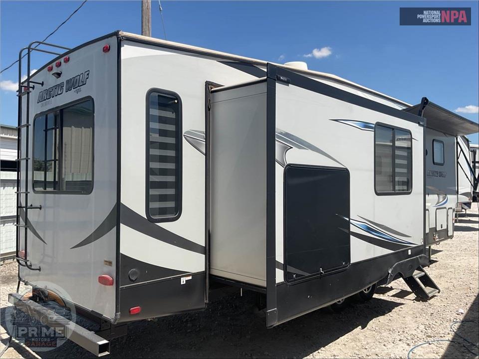 2021 Cherokee By Forest River M-3550SUITE - ARCTIC WOLF FIFTH WHEEL SERIES — фото 4