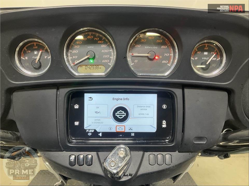 2021 Harley-Davidson FLHTCUTG TRI GLIDE ULTRA CLASSIC — фото 5