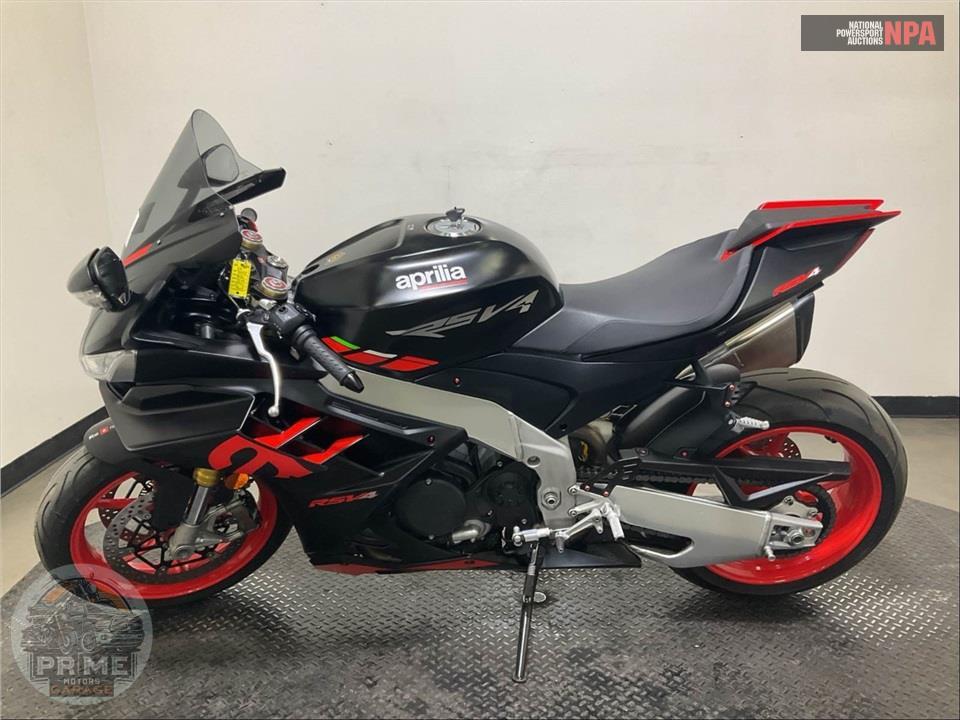 2023 Aprilia RSV4 1100 — фото 3