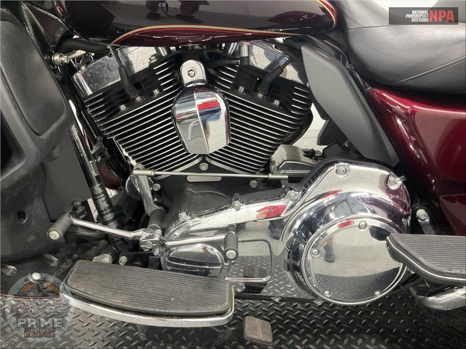 2014 Harley-Davidson FLHTCUTG TRIGLIDE ULTRA CLASSIC — фото 7