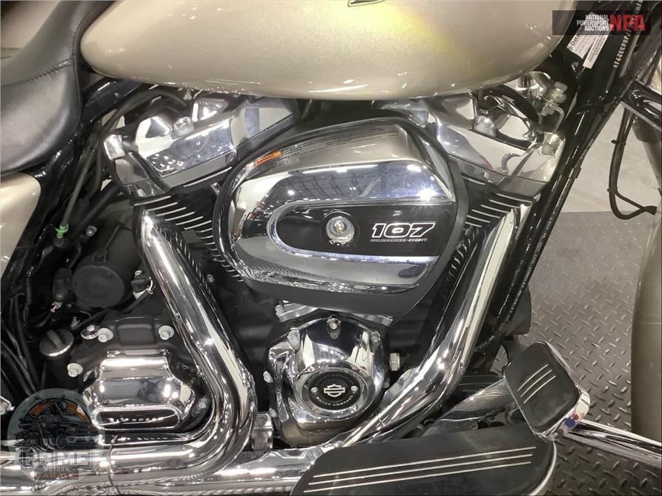2018 Harley-Davidson FLHX STREET GLIDE — фото 6