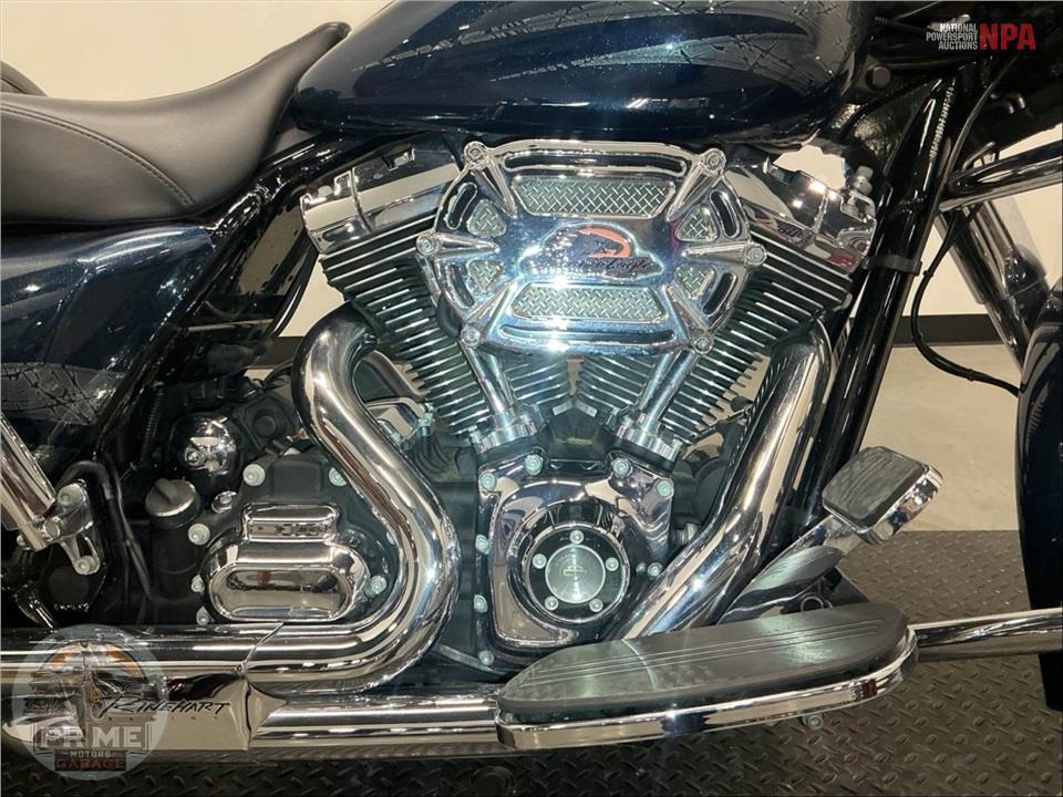 2016 Harley-Davidson FLHXS STREET GLIDE SPECIAL — фото 6