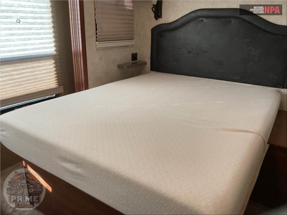2015 Keystone Rv M-3750 FL - MONTANA FIFTH WHEEL SERIES — фото 12