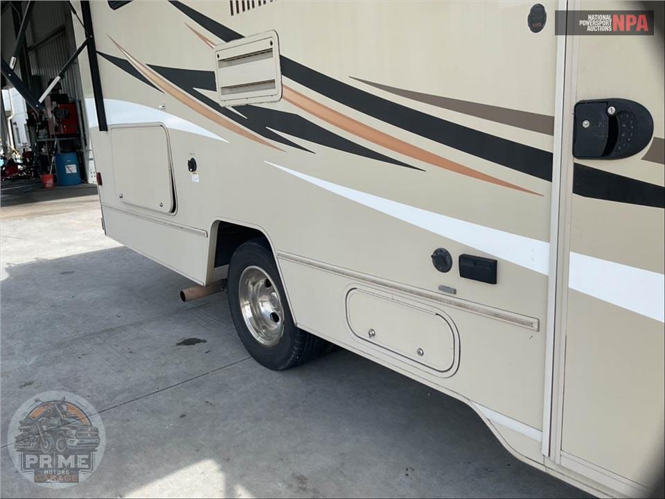 2018 Winnebago M-22R FORD - MINNIE WINNIE SERIES — фото 50