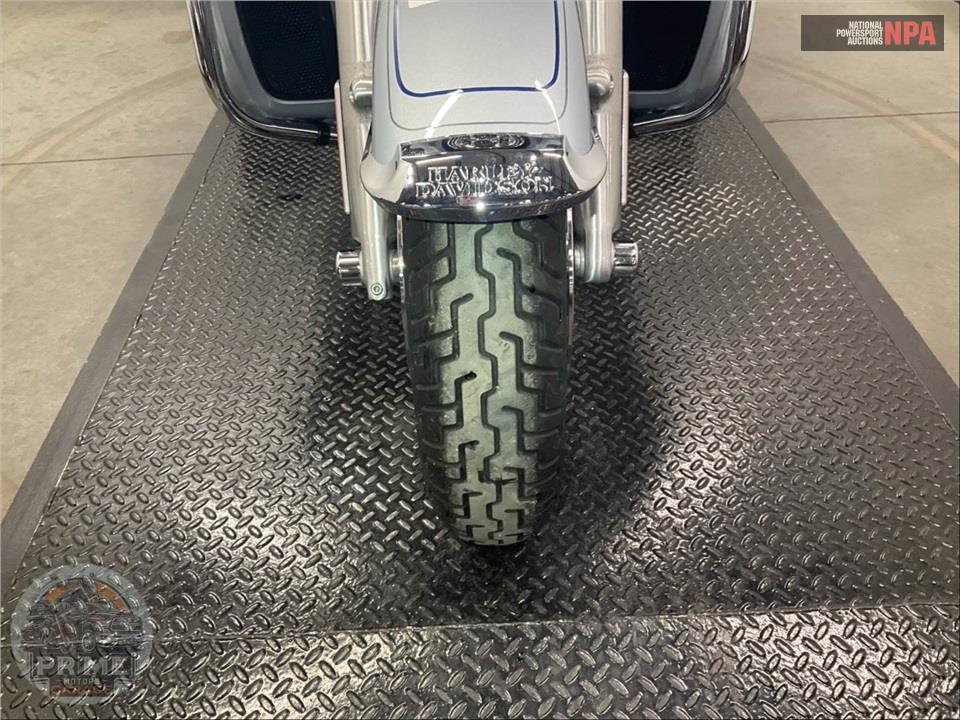 2023 Harley-Davidson FLHTCUTG TRI GLIDE ULTRA CLASSIC — фото 20