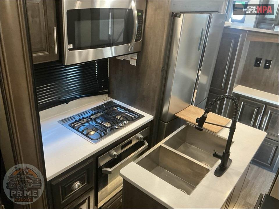 2020 Cardinal By Forest River M-370FLX - LUXURY FIFTH WHEEL SERIES — фото 6