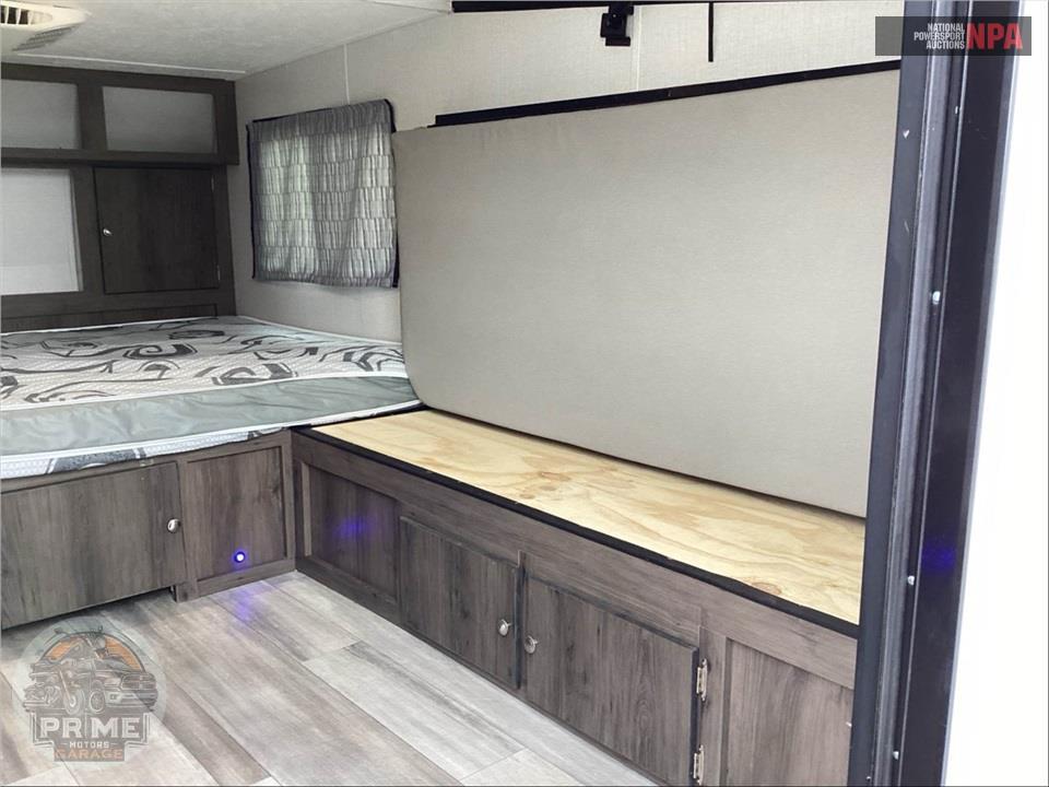 2023 Coachmen By Forest River M-12.0TD XL - CLIPPER SERIES — фото 12