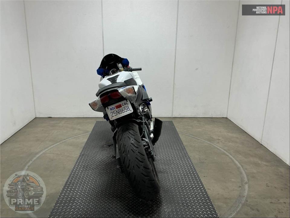 2019 Suzuki GSX-R750L9 — фото 4