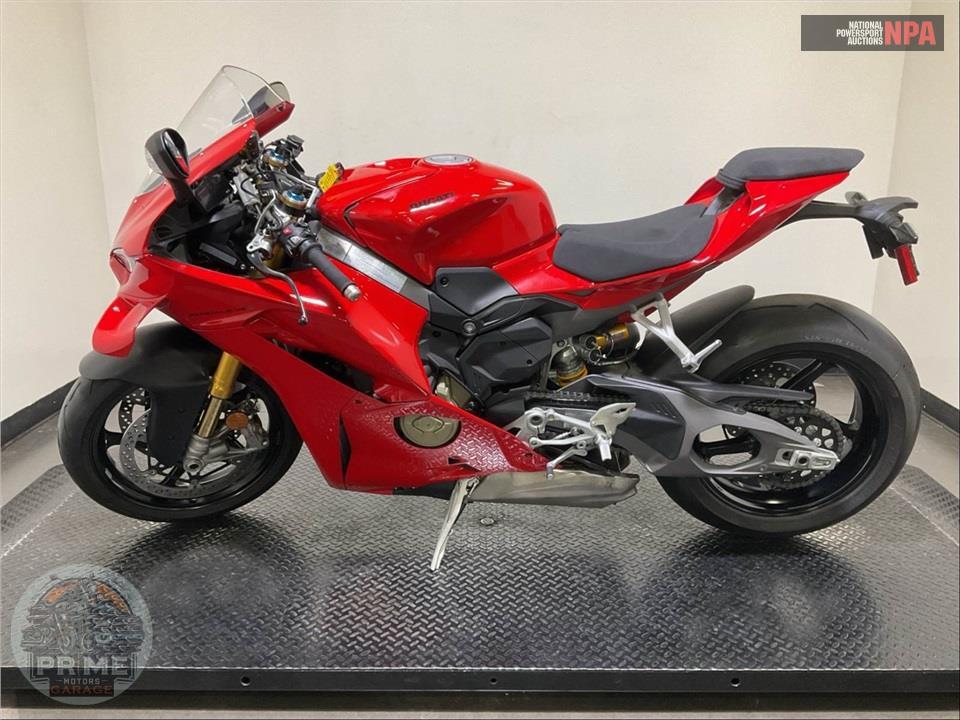 2025 Ducati PANIGALE V4 S — фото 3