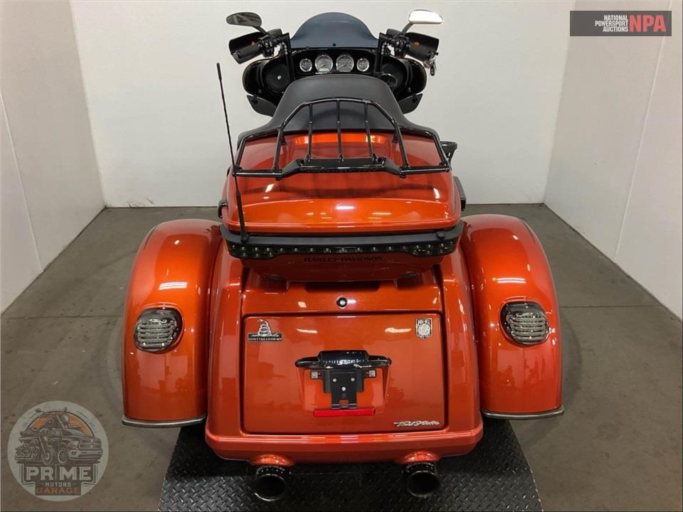 2019 Harley-Davidson FLHTCUTG TRI GLIDE ULTRA — фото 4