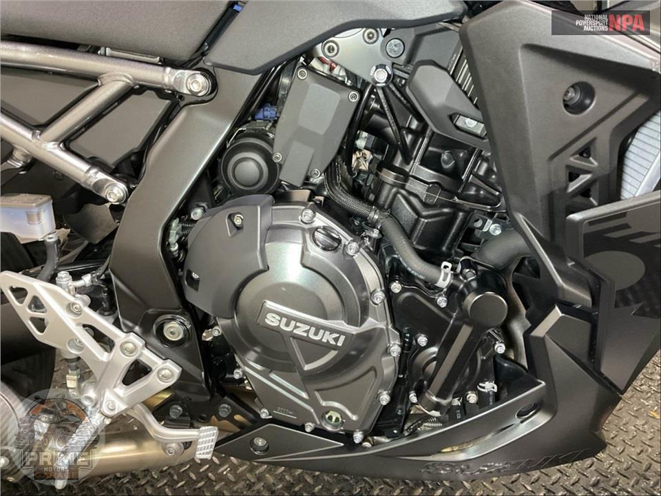 2025 Suzuki GSX800FRQM5 GSX-8R — фото 5