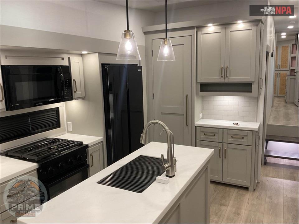 2025 Brinkley Rv M-3610 - MODEL Z FIFTH WHEEL SERIES — фото 9