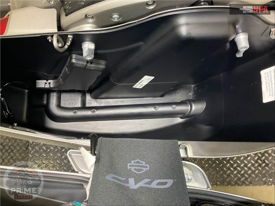2023 Harley-Davidson FLTRXSE CVO ROAD GLIDE — фото 17