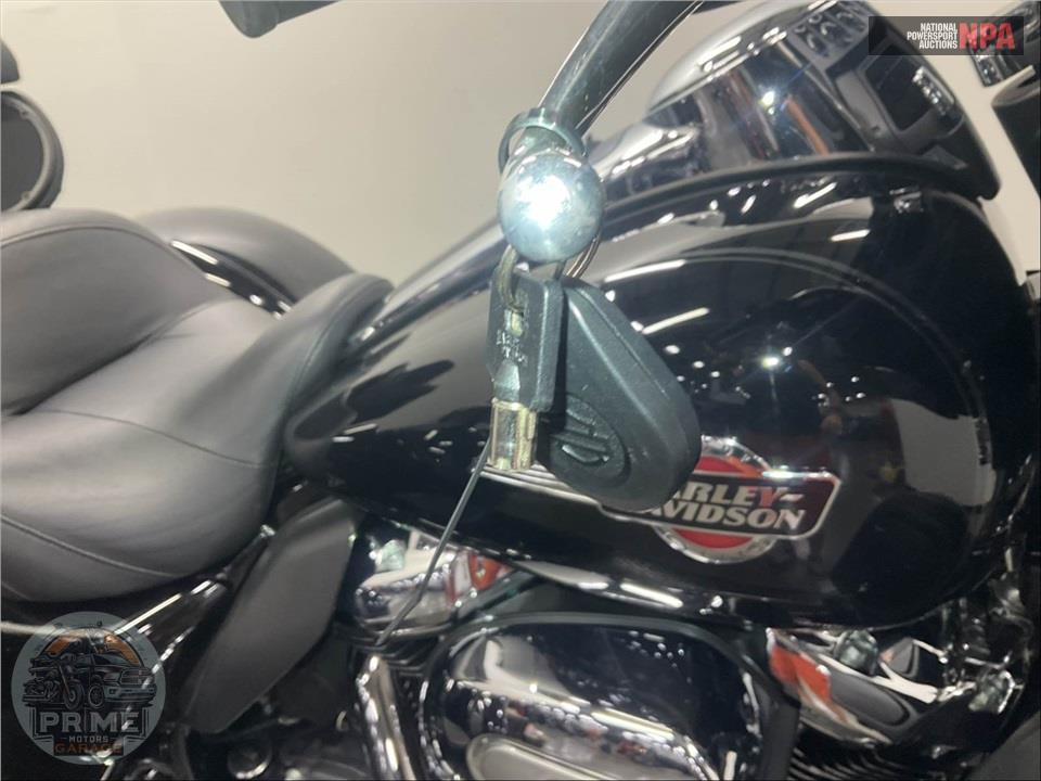 2022 Harley-Davidson FLHTCUTG TRI GLIDE ULTRA CLASSIC — фото 11