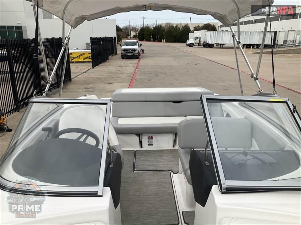 2019 Regal Marine 1900 ES L=20/E=1- 200HP VOLVO SD — фото 22
