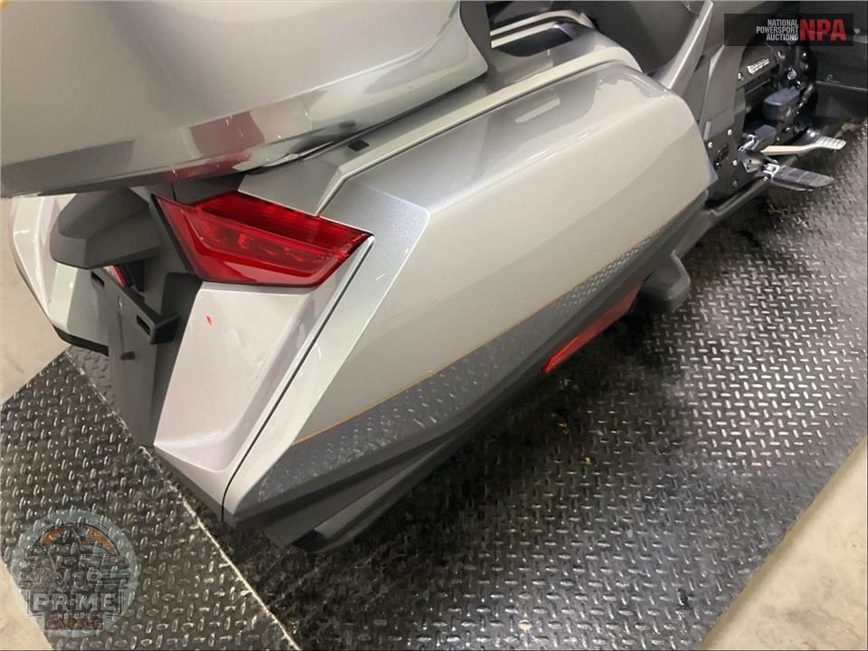 2025 Honda GOLD WING TOUR AUTOMATIC DCT — фото 19