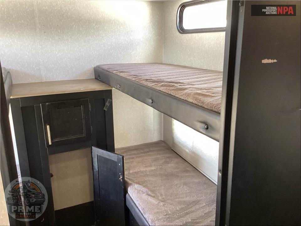 2022 Cherokee By Forest River M-29BRB - GREY WOLF FIFTH WHEEL SERIES — фото 18