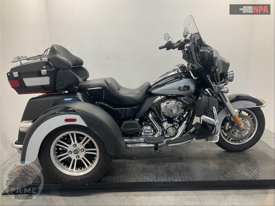 2013 Harley-Davidson FLHTCUTG TRIGLIDE UL CLSC — фото 1