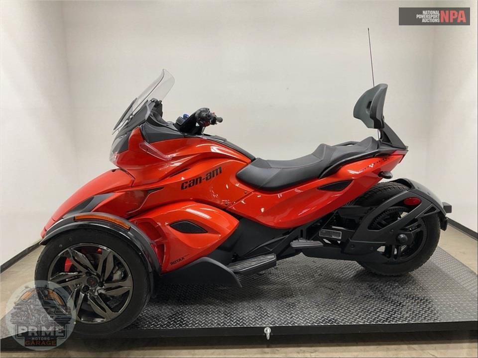 2016 Can-Am SPYDER ST-S SE5 — фото 3