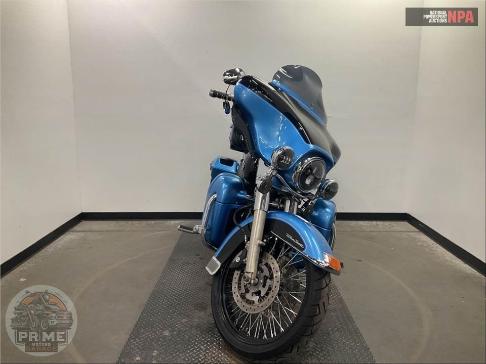 2011 Harley-Davidson FLHTCU UL CLSC EL GLIDE — фото 2