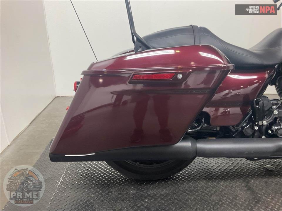2018 Harley-Davidson FLHXS STREET GLIDE SPECIAL — фото 19