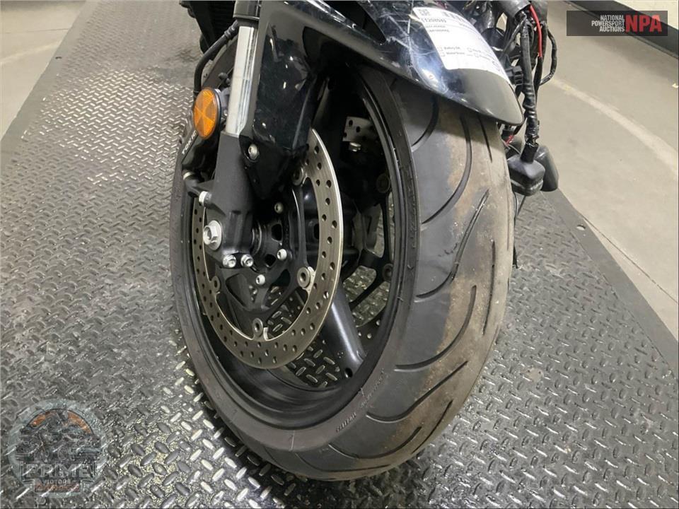 2011 Honda CBR1000RRB — фото 12