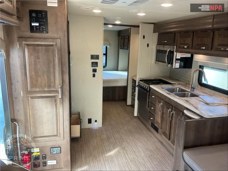 2019 Entegra Coach M-30X 450HP FORD - ESTEEM SERIES — фото 7
