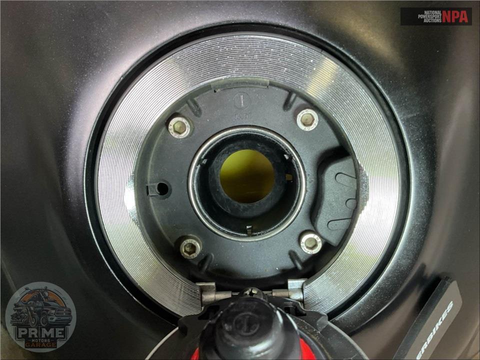 2012 Aprilia TUONO V4 R — фото 15