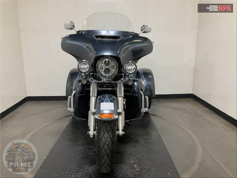 2015 Harley-Davidson FLHTCUTG TRIGLIDE ULTRA CLASSIC — фото 2