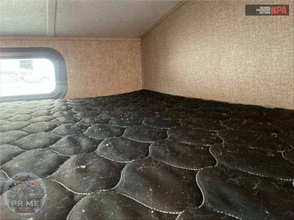2017 Keystone Rv M-3950 BR - MONTANA LEGACY EDITION FIFTH WHEEL SERIES — фото 18