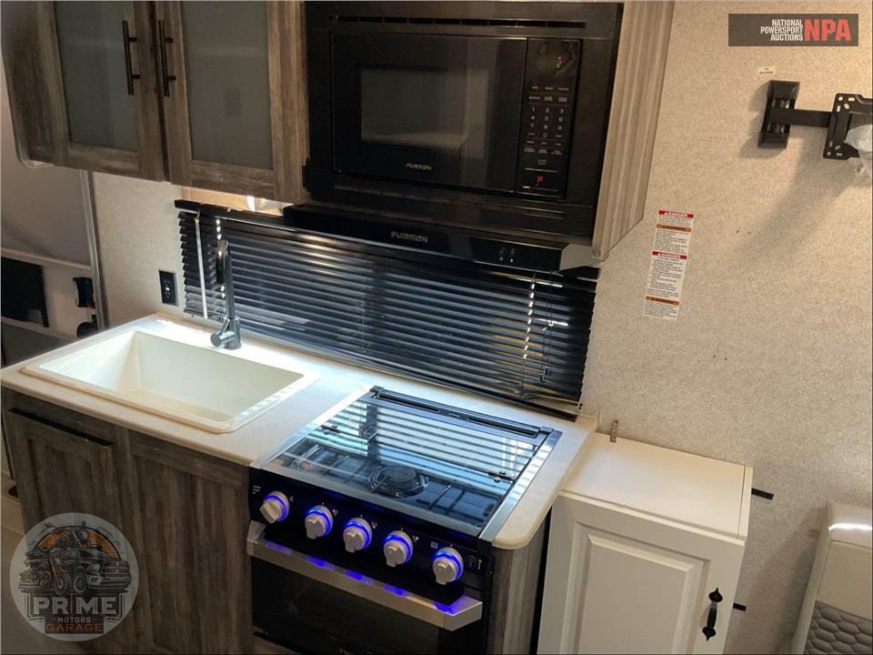 2021 Salem By Forest River M-210RT - FSX TOY HAULER SERIES — фото 18