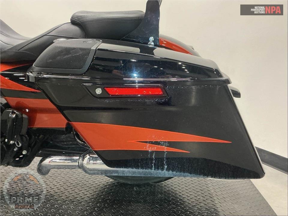 2017 Harley-Davidson FLHXSE CVO STREET GLIDE — фото 20