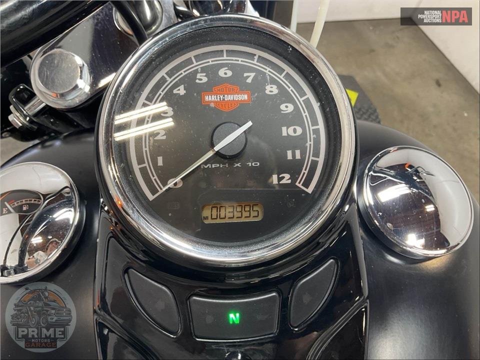 2016 Harley-Davidson FLS SOFTAIL SLIM — фото 5