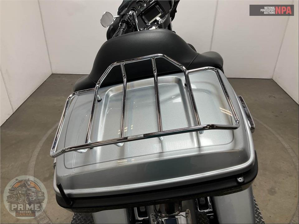 2015 Harley-Davidson FLHTCUL ULTRA CLASSIC LOW — фото 28