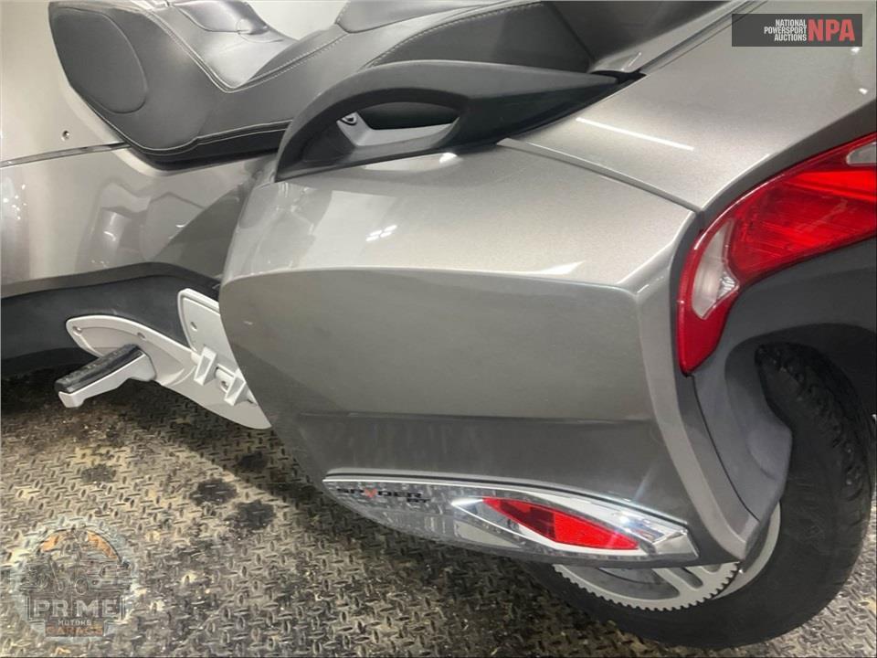 2012 Can-Am SPYDER RT-S SE5 — фото 23