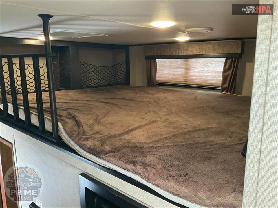 2017 Grand Design Recreational Vehicles M-367BHS - REFLECTION FIFTH WHEEL SERIES — фото 18