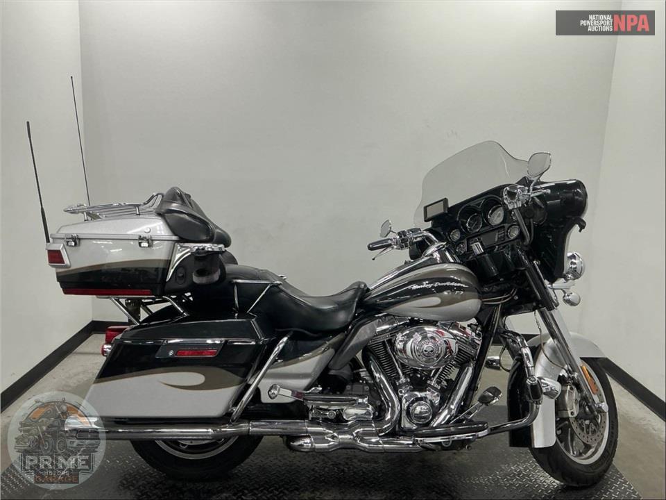 2013 HARLEY-DAVIDSON FLHTCUSE8 SCREAMIN EAGLE