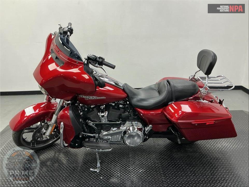 2018 Harley-Davidson FLHX STREET GLIDE — фото 3