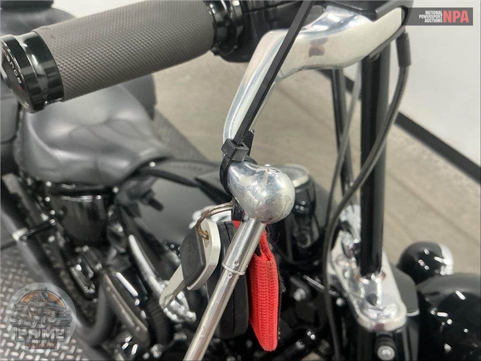 2019 Harley-Davidson FLHC HERITAGE CLASSIC — фото 28