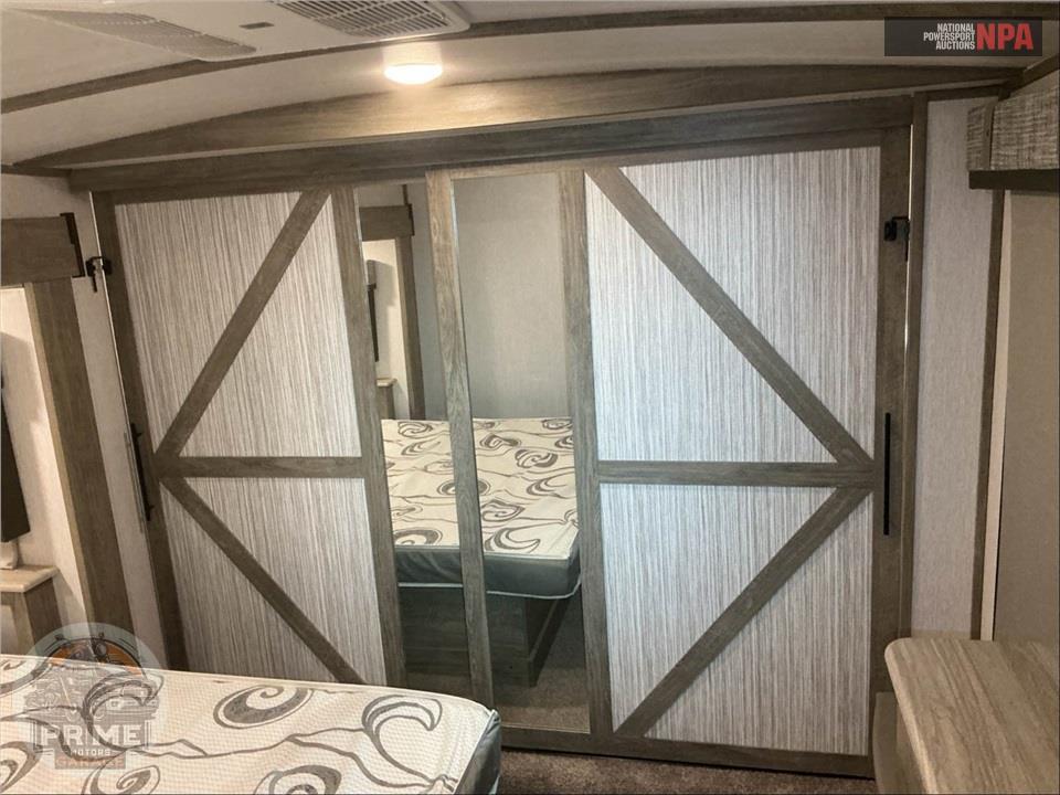 2022 Wildwood By Forest River M-369BL - HERITAGE GLEN FIFTH WHEEL SERIES — фото 12